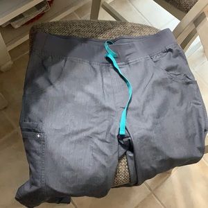 Figs Kade Cargo scrub pants